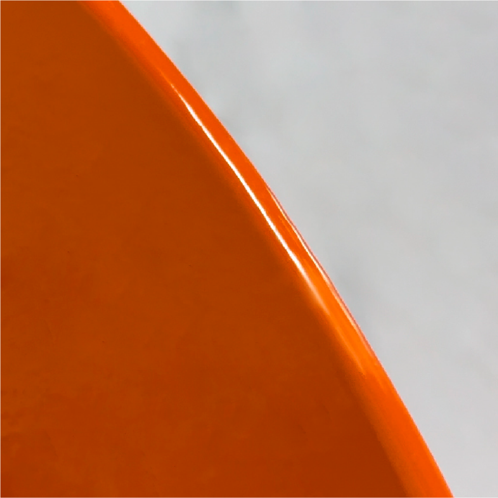 Detalle del acabado naranja de Orenji Dansā, escultura de Hugo Giner